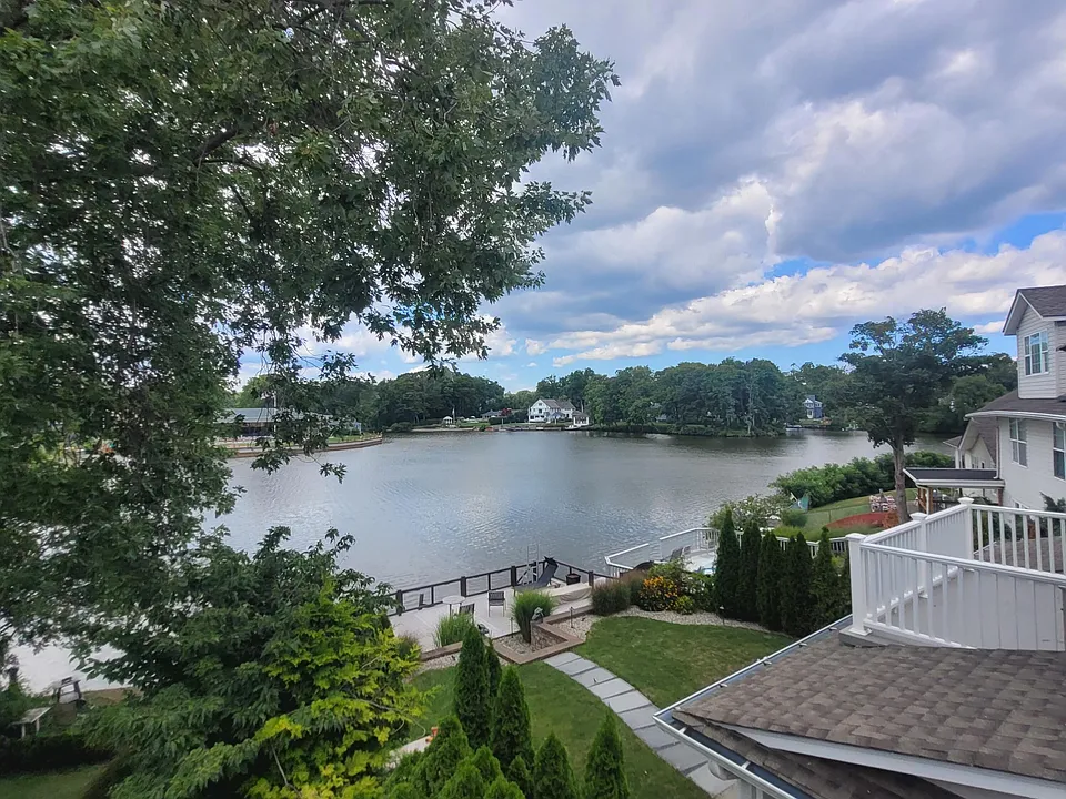 1 Sunset Dr #2