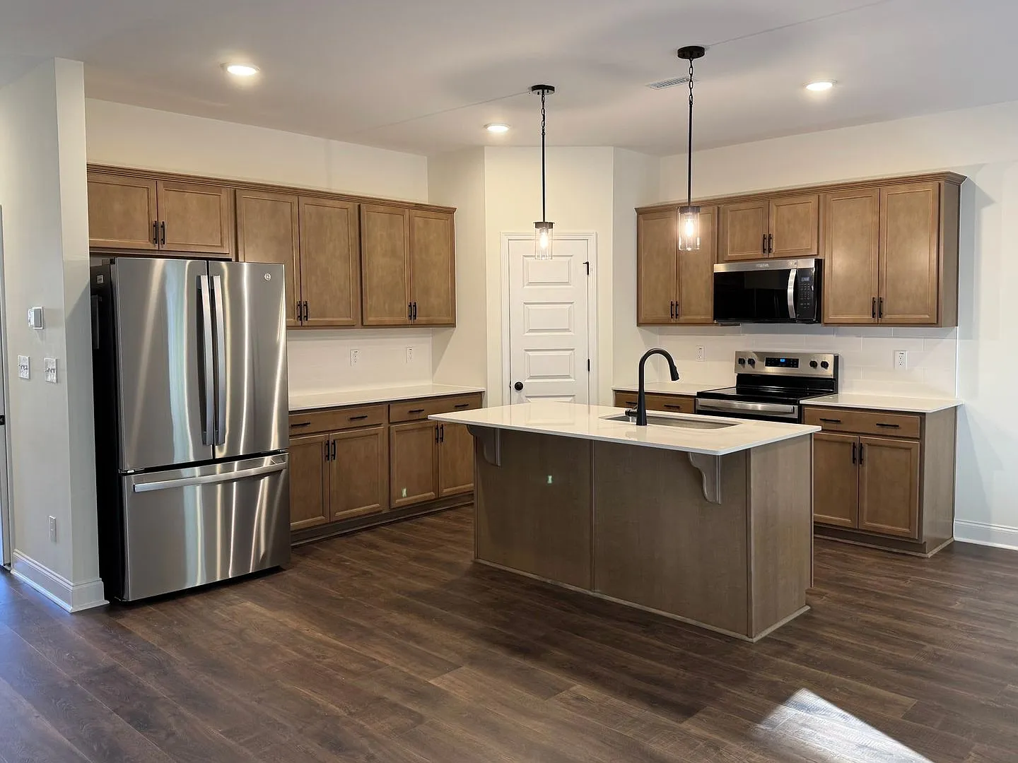 3 Bed, 2.5 Bath 1 car garage townhome in Clayton's Ashcroft community! — Photo 2