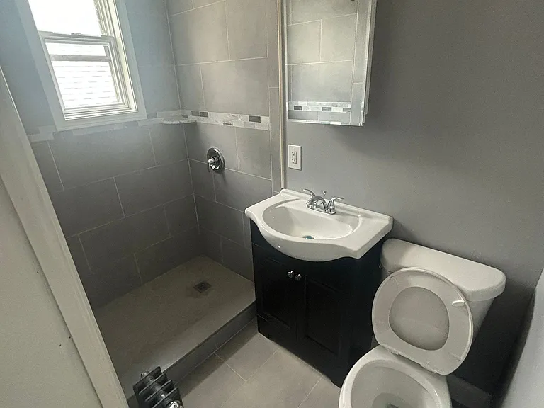 1132 Saint Louis Ave #2R — Photo 5