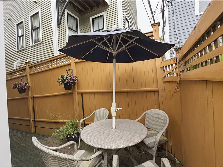 120 Elm St — Photo 25