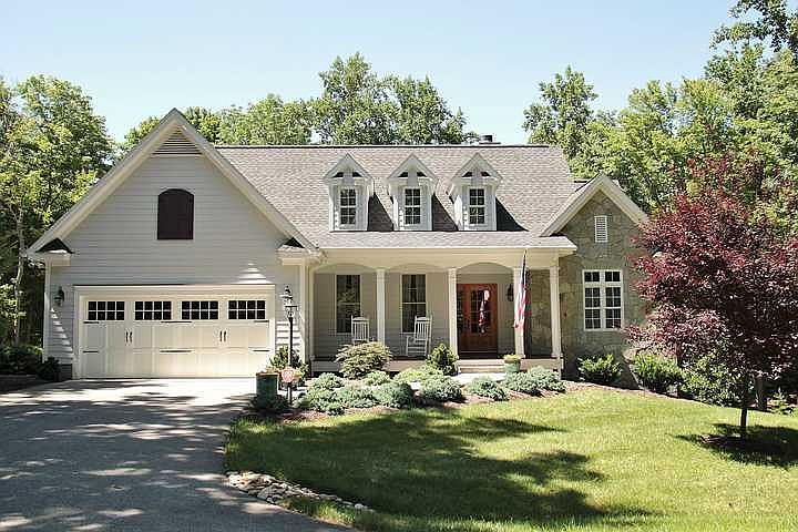 Beautiful Lake Home