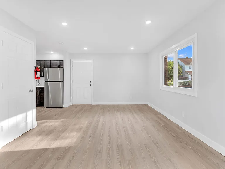557 S Broad St #C2 — Photo 11