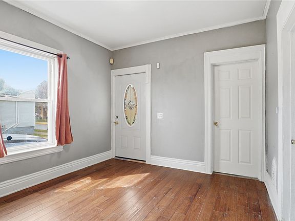 5th image of 112 Carter St