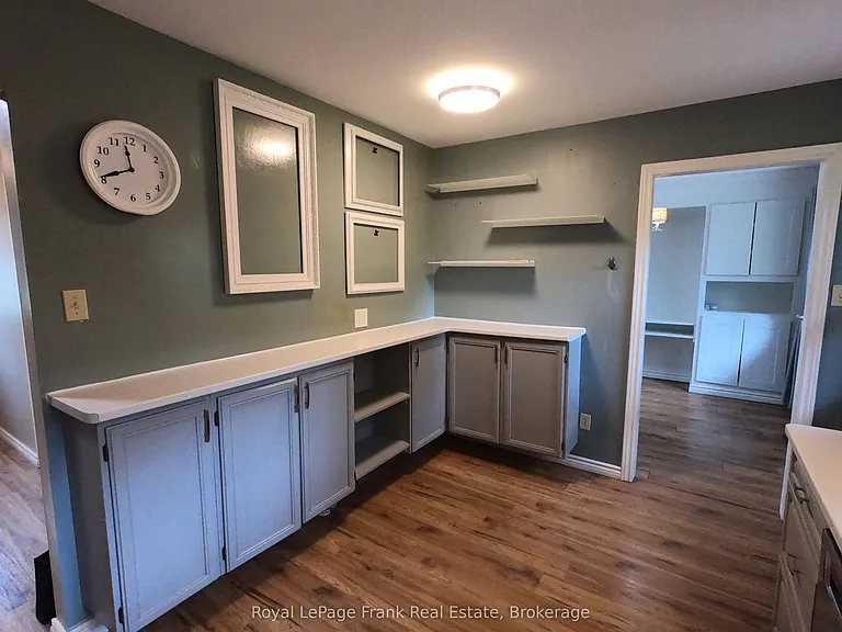 1167 Weller St #MAIN FLOOR — Photo 9