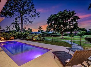 745 Parkview Ln, Naples, FL 34103