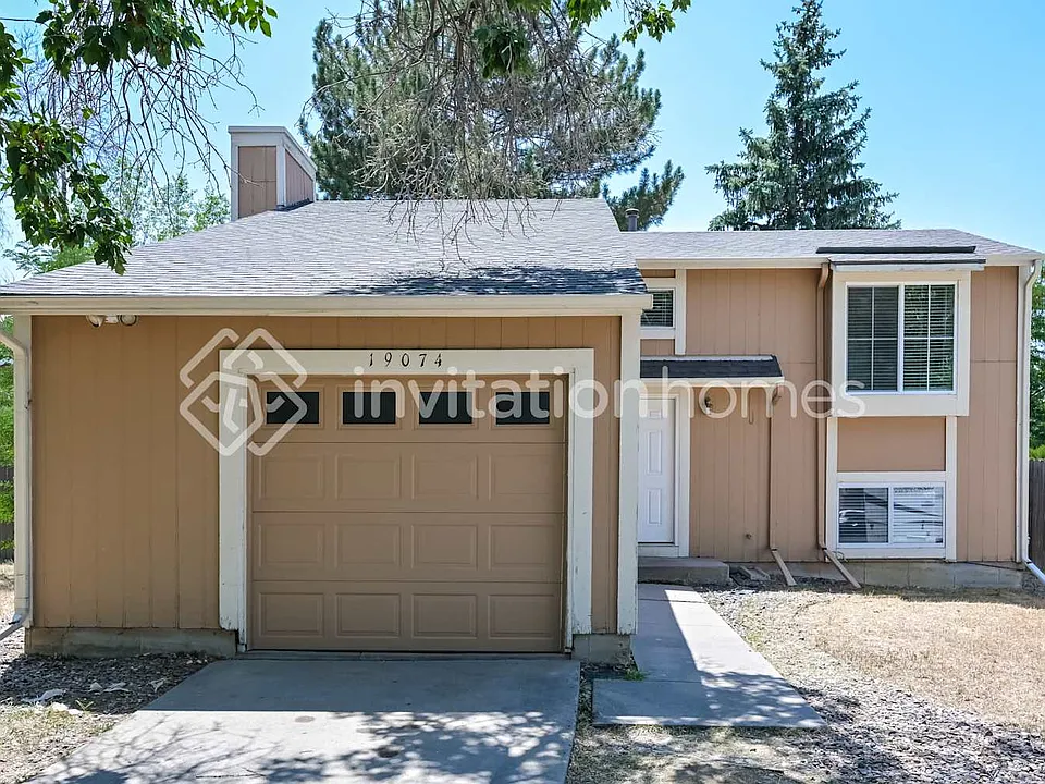 19074 E Mansfield Dr