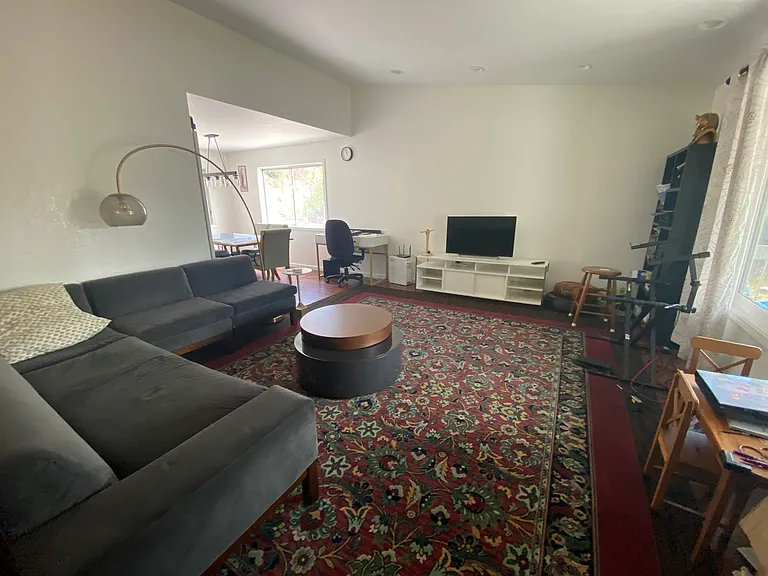 Skyview Pl — Photo 5