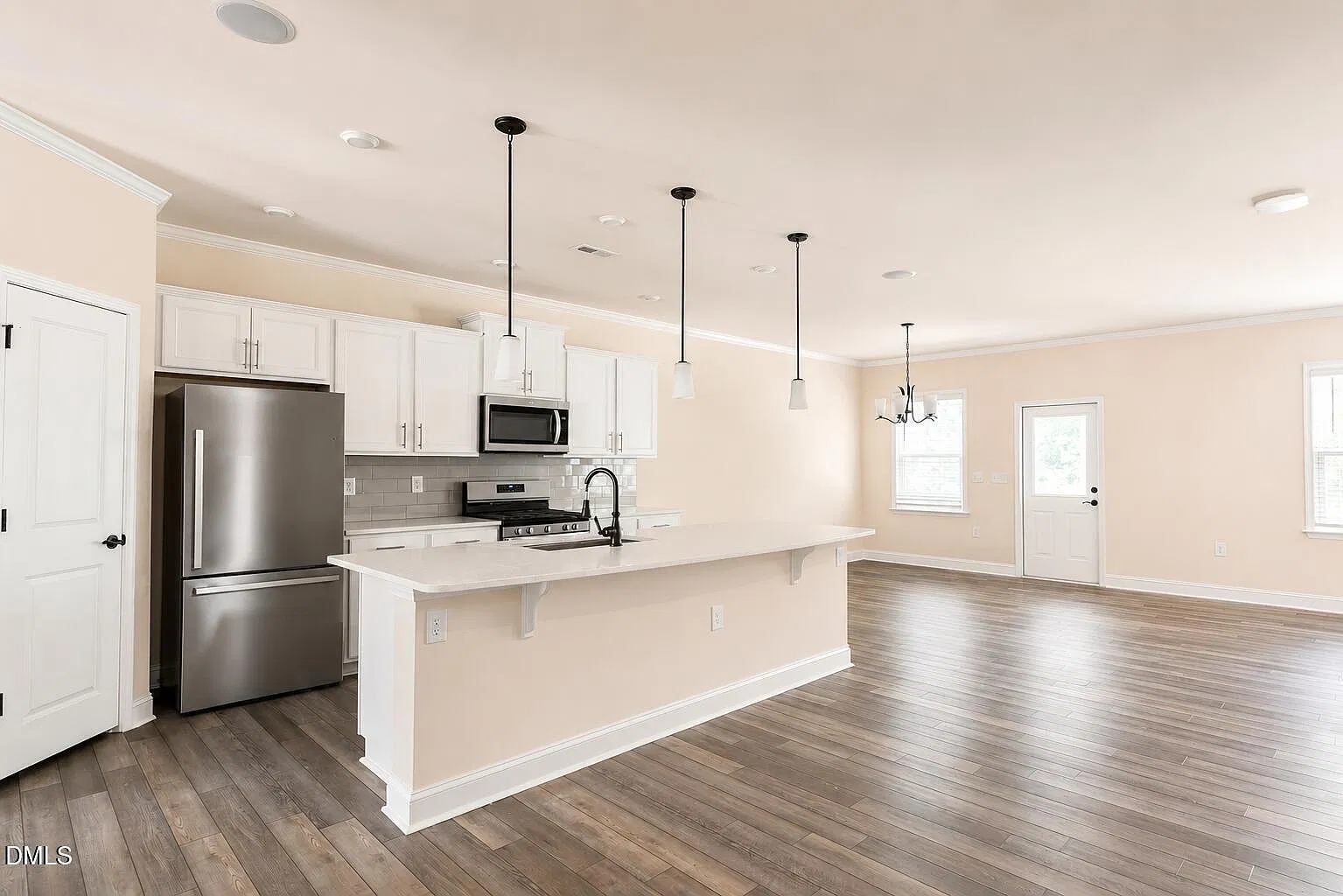 Studio, 3.0 bath, 2956 sqft, $2,595 — Photo 2
