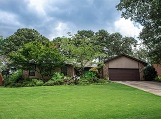 124 Jamestown Ct, Lilburn, GA 30047