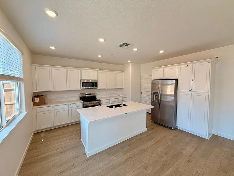 12620 Hereford Ave — Photo 11