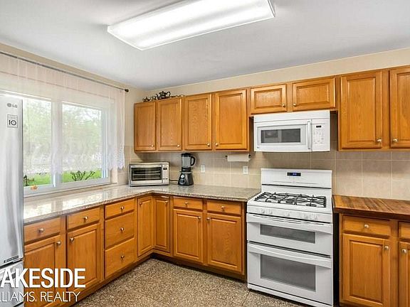 4th image of 47387 Ladd Ave