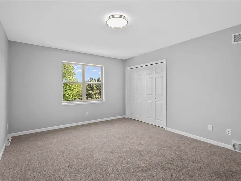 640 Tower Dr #1 — Photo 20