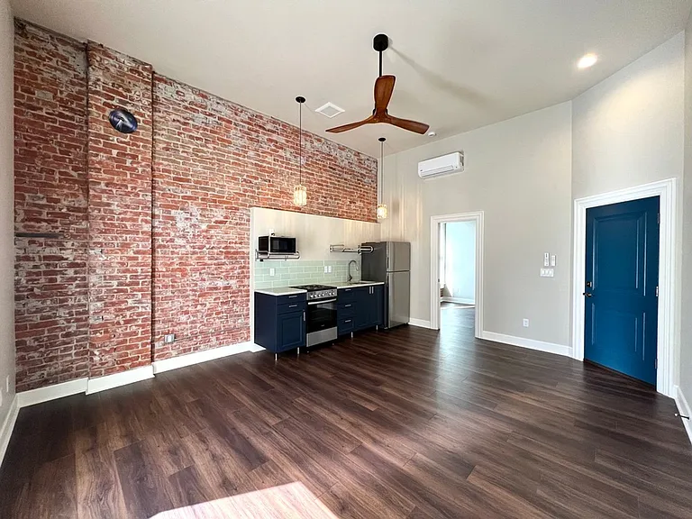 116 E 4th Ave — Photo 3