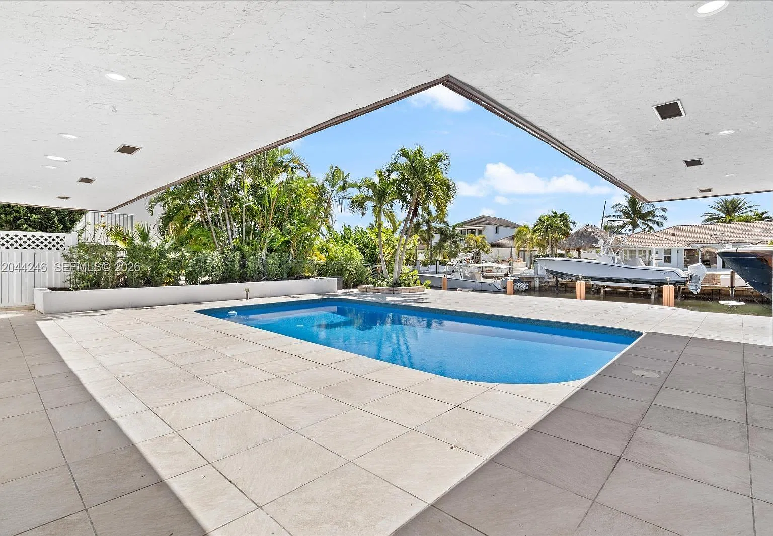 Coral Key Villas 6th Sec — Photo 4