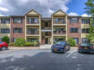 13 Huntington Cir, Peekskill, NY 10566