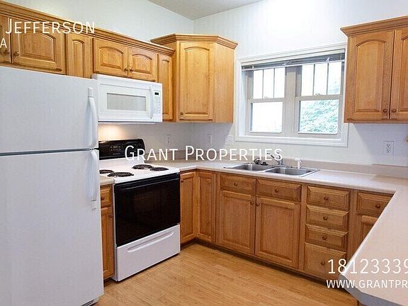 5th image of 209 S Jefferson St