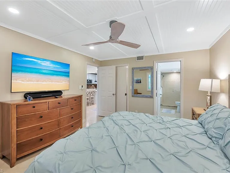 4200 Belair Ln #105 — Photo 12