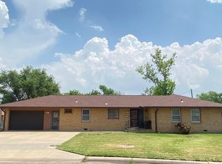 2614 Paseo Dr, Great Bend, KS 67530