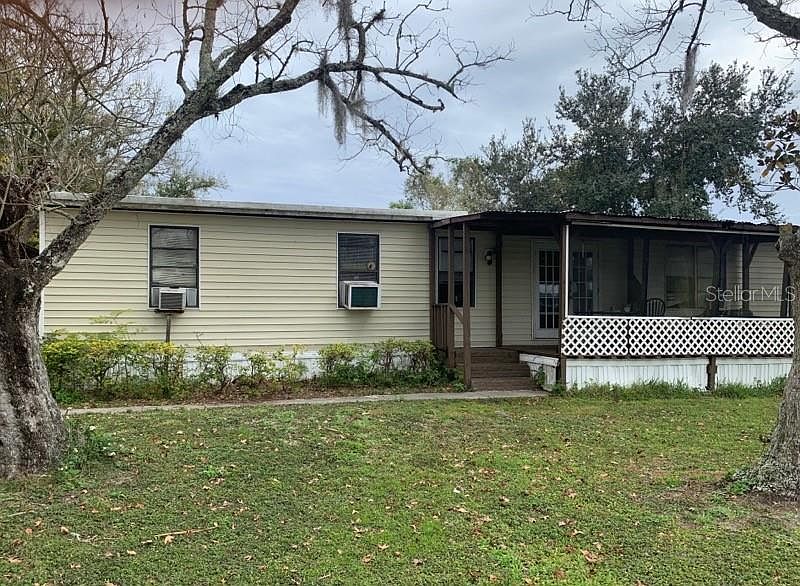 2nd image of 1099 Carrie Ln