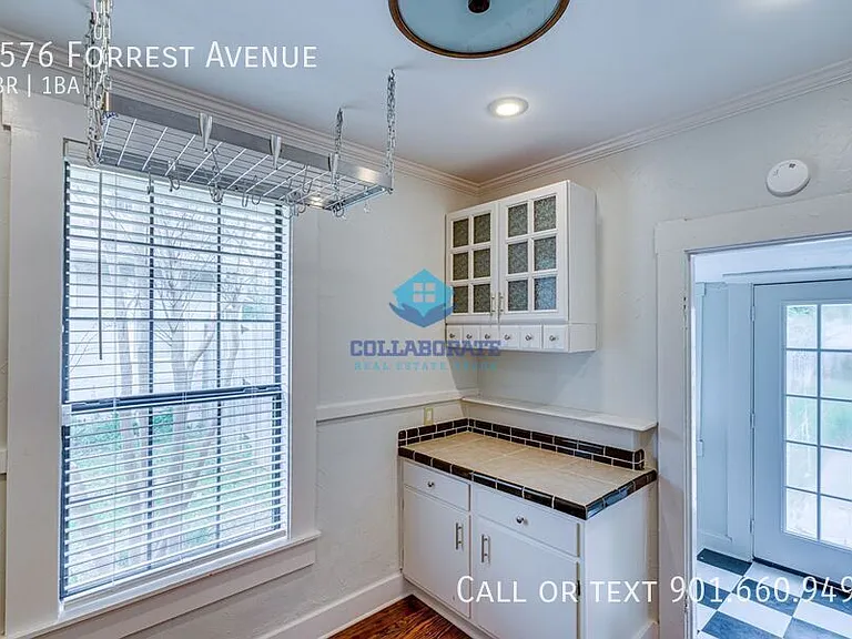 1576 Forrest Ave — Photo 20