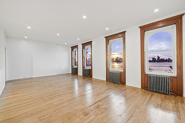 1st image of 391 West St #4/5
