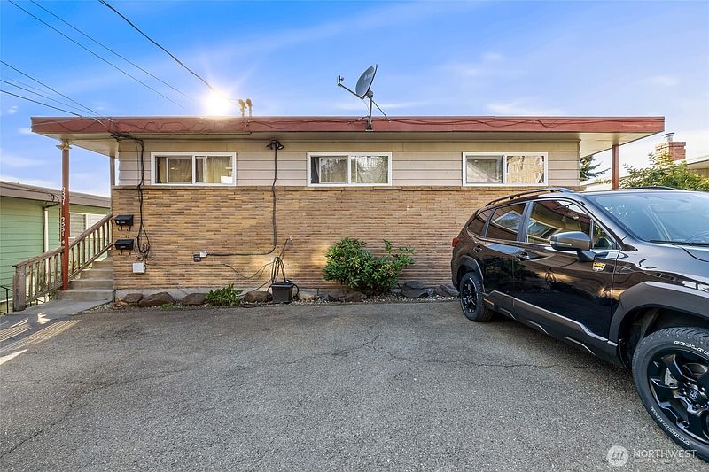 2nd image of 2551 13th Avenue W
