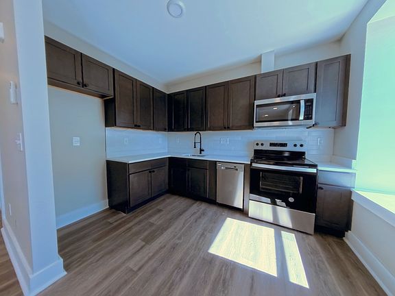 3rd image of 22 N King St #2C