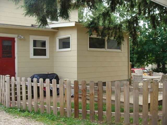 2nd image of 1122 Mount Vernon Ave