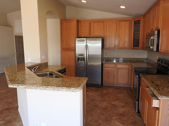 3rd image of 7657 W Robin Ln