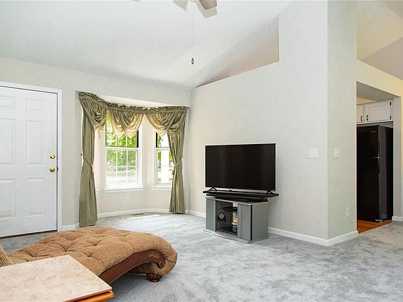 4th image of 2947 Willow Creek Estates Dr