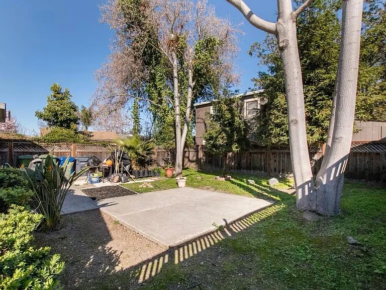 330 Arleta Ave — Photo 11