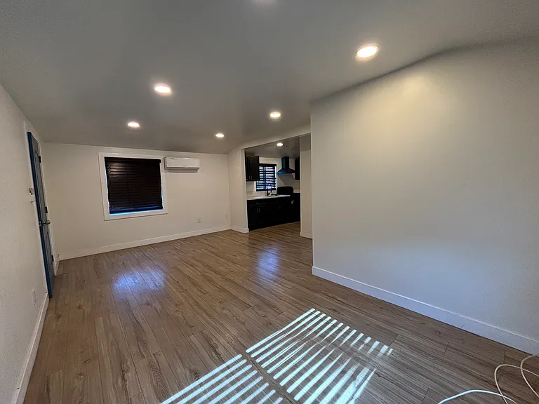 612 E Alvarado St — Photo 8