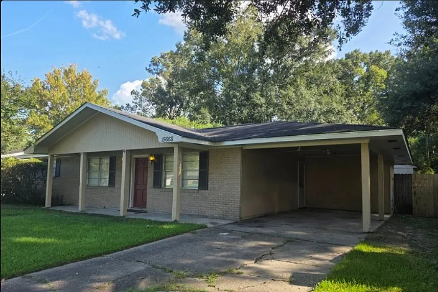 3 bed, 1.5 bath, 1483 sqft, $1,595 — Photo 2