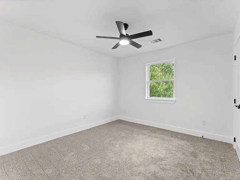 8205 Carver Rd #B — Photo 16