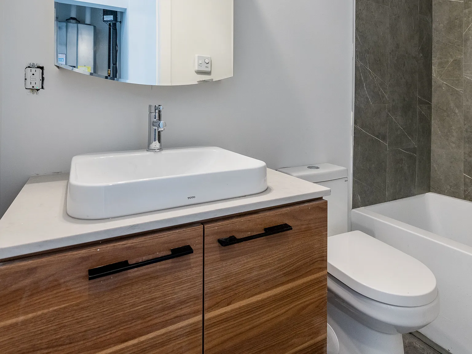 2 bed, $2,100 — Photo 3