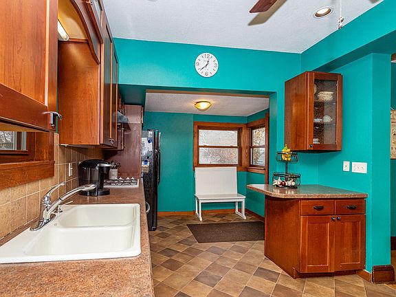 5th image of 620 Crawford Ave