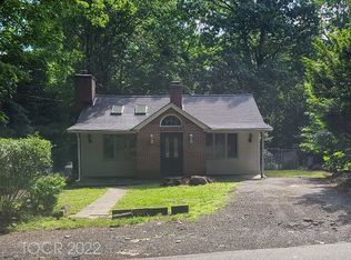 53 Pine Hill Rd, Mahwah, NJ 07430