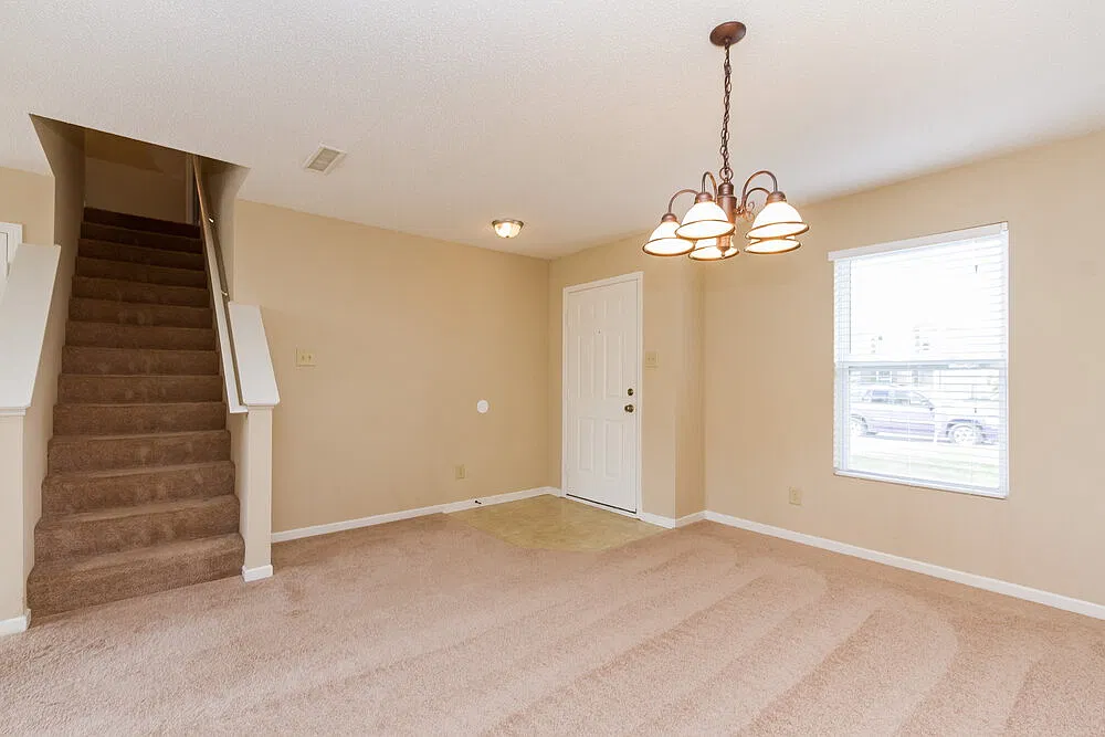 3 bed, 2.5 bath, 2030 sqft, $1,885 — Photo 2