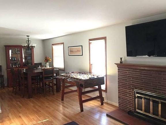 upstairs dinning room