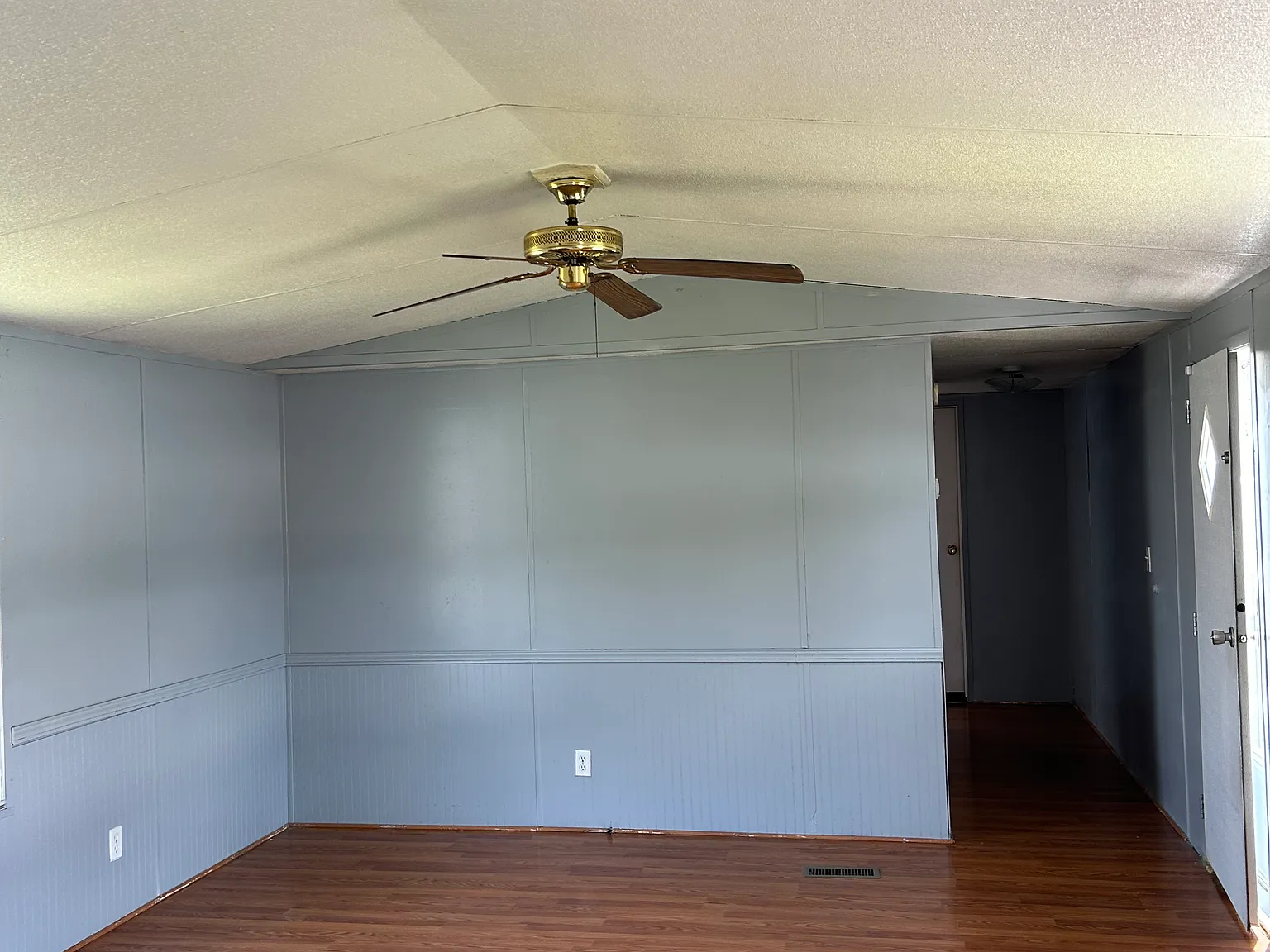 3 bed, 924 sqft, $750 — Photo 3