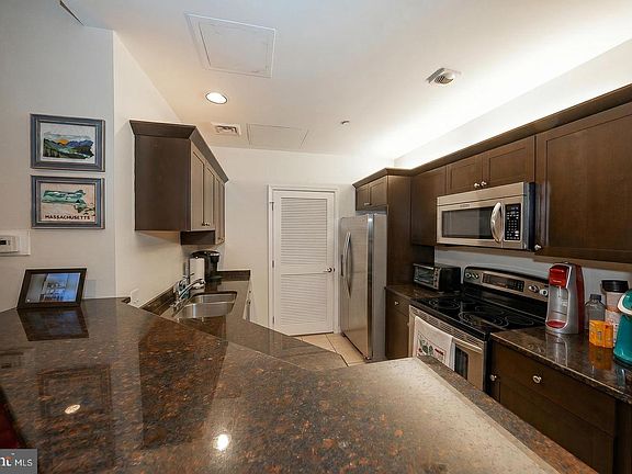 5th image of 1600 Arch St APT 1108