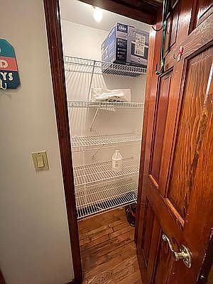 3rd image of 107 Ormsby Ave #1R