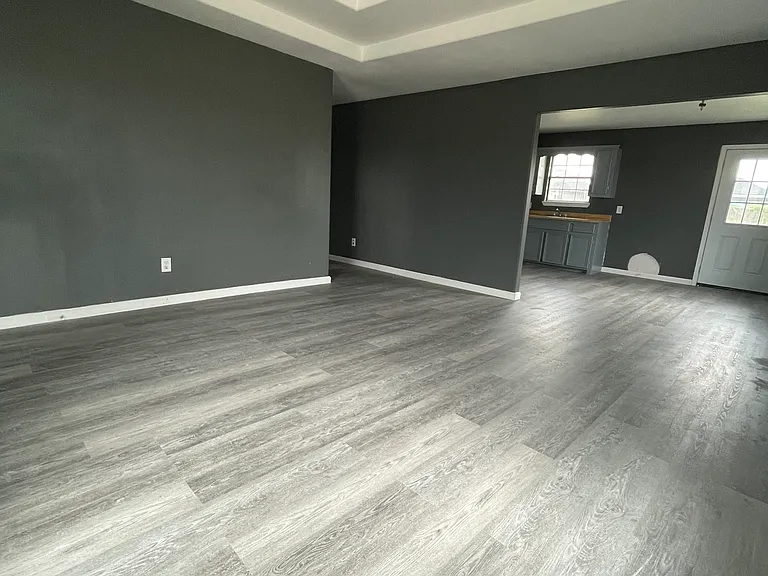 807 W Garfield Ave — Photo 1