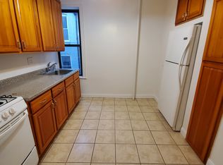 31-40 36th St #A2, Astoria, NY 11106