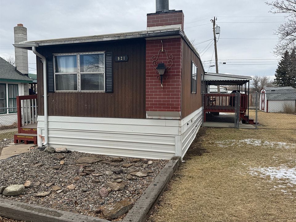 1st image of 921 6th Ave NW