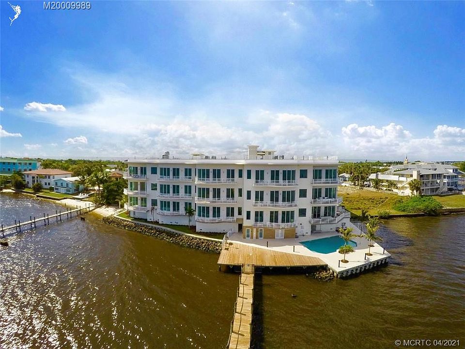 1st image of 51 SE Seminole St #303