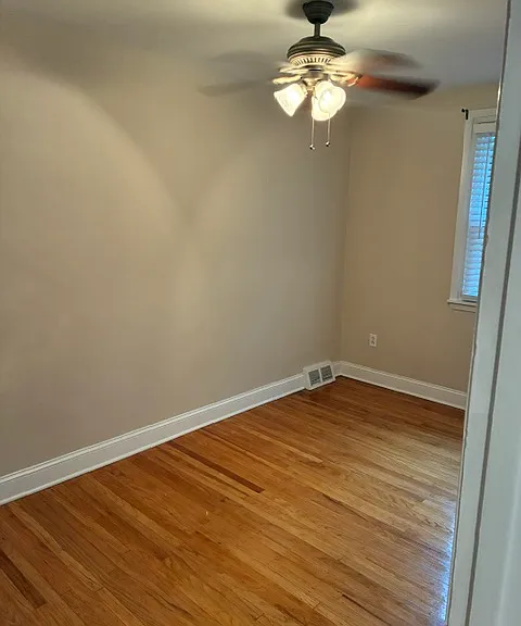 3451 Ainslie St — Photo 12