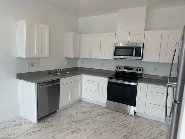 Modern Heights Apartments — Photo 37