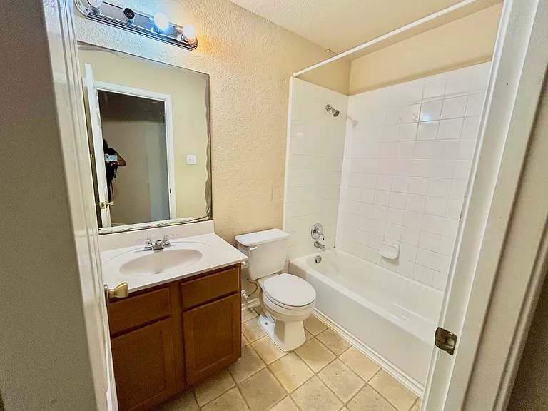 333 Diana Dr — Photo 8