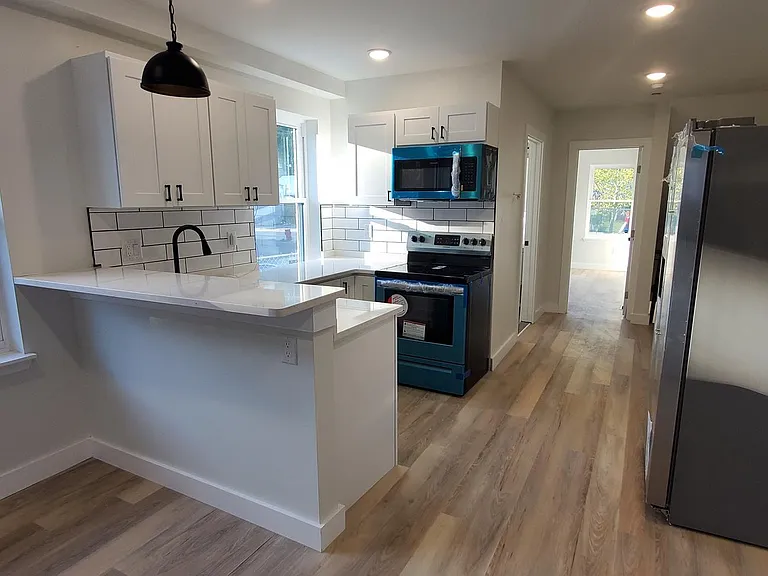 536 W Huntingdon St #1 — Photo 1